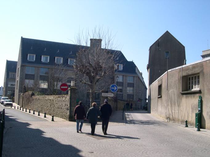  immeubles délabrés d'un centre de recherche sur la mer (cnrs)